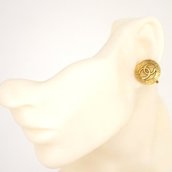 CHANEL CC Logos PARIS Round Clip-On Earrings Gold Tone 28 2820 Auth #5663 - Picture 2 of 5